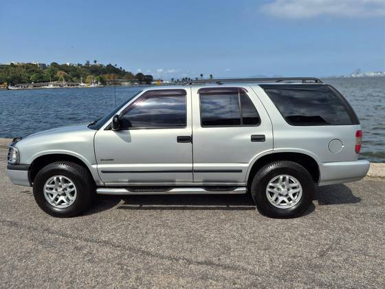 CHEVROLET BLAZER 2.2 MPFI STD 4X2 8V GASOLINA 4P MANUAL CHEVROLET BLAZER 2.2 MPFI STD 4X2 8V GASOLINA 4P MANUAL